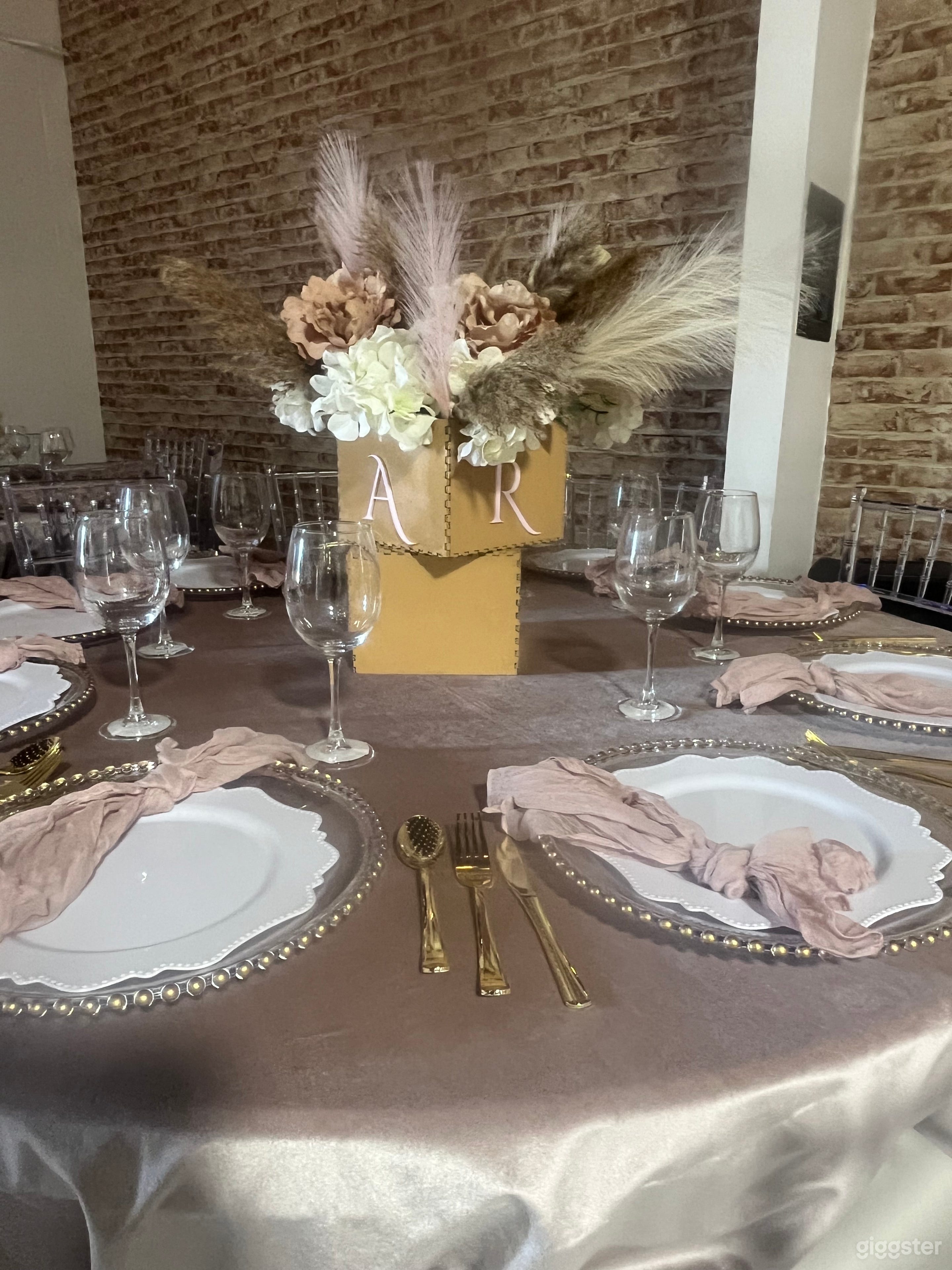 "Urban Rustic Loft: Haven for Intimate Gatherings Photo 4