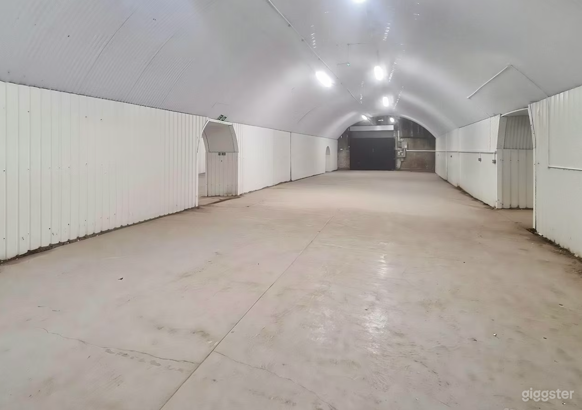Blank Canvas in Railway Arch (x3 arches available) Photo 4
