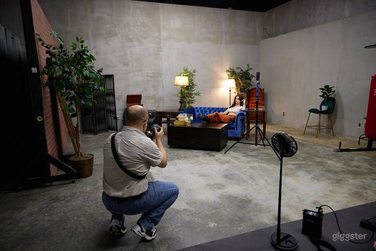  4 Studios 1 Location in North Houston 