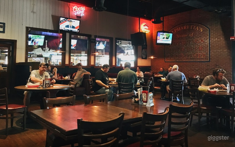  Classy-Feel Private Dining Space 