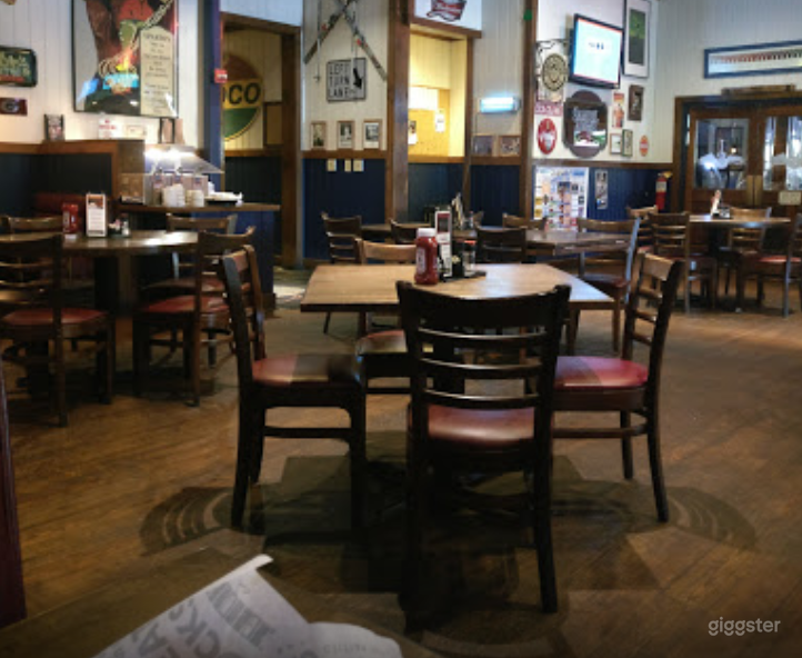  Classy-Feel Private Dining Space 