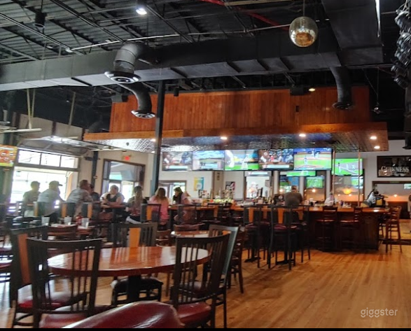  Classy-Feel Private Dining Space 