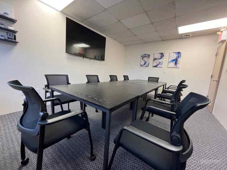  Flexible Professional Meeting Spaces 