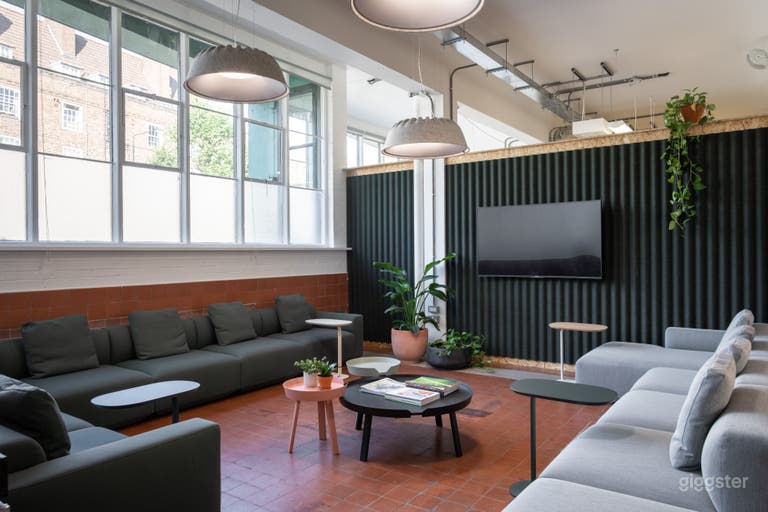  Versatile, open plan industrial venue in East London. 