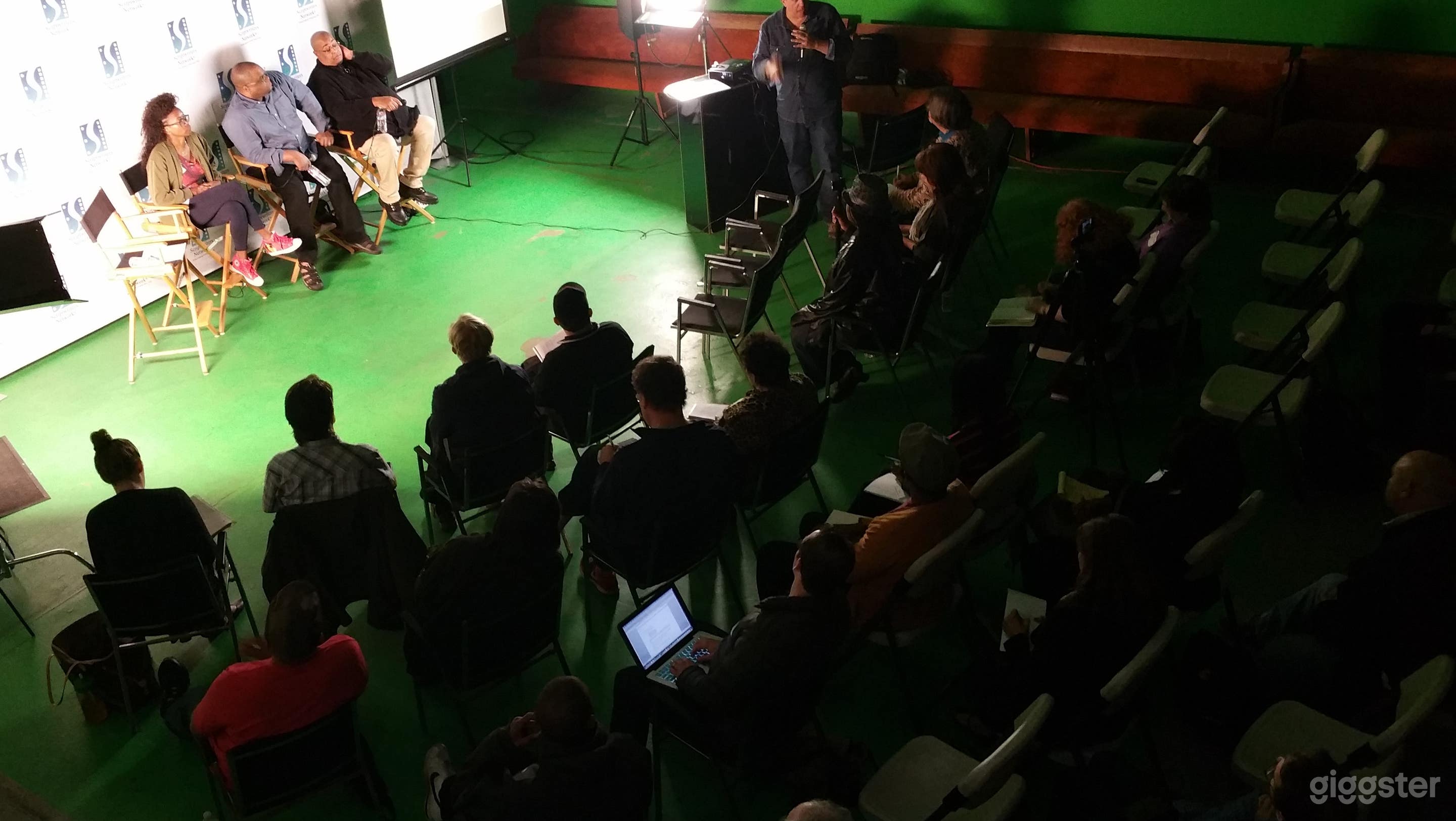 Secluded NoHo Arts District Film Stage GreenScreen Photo 3