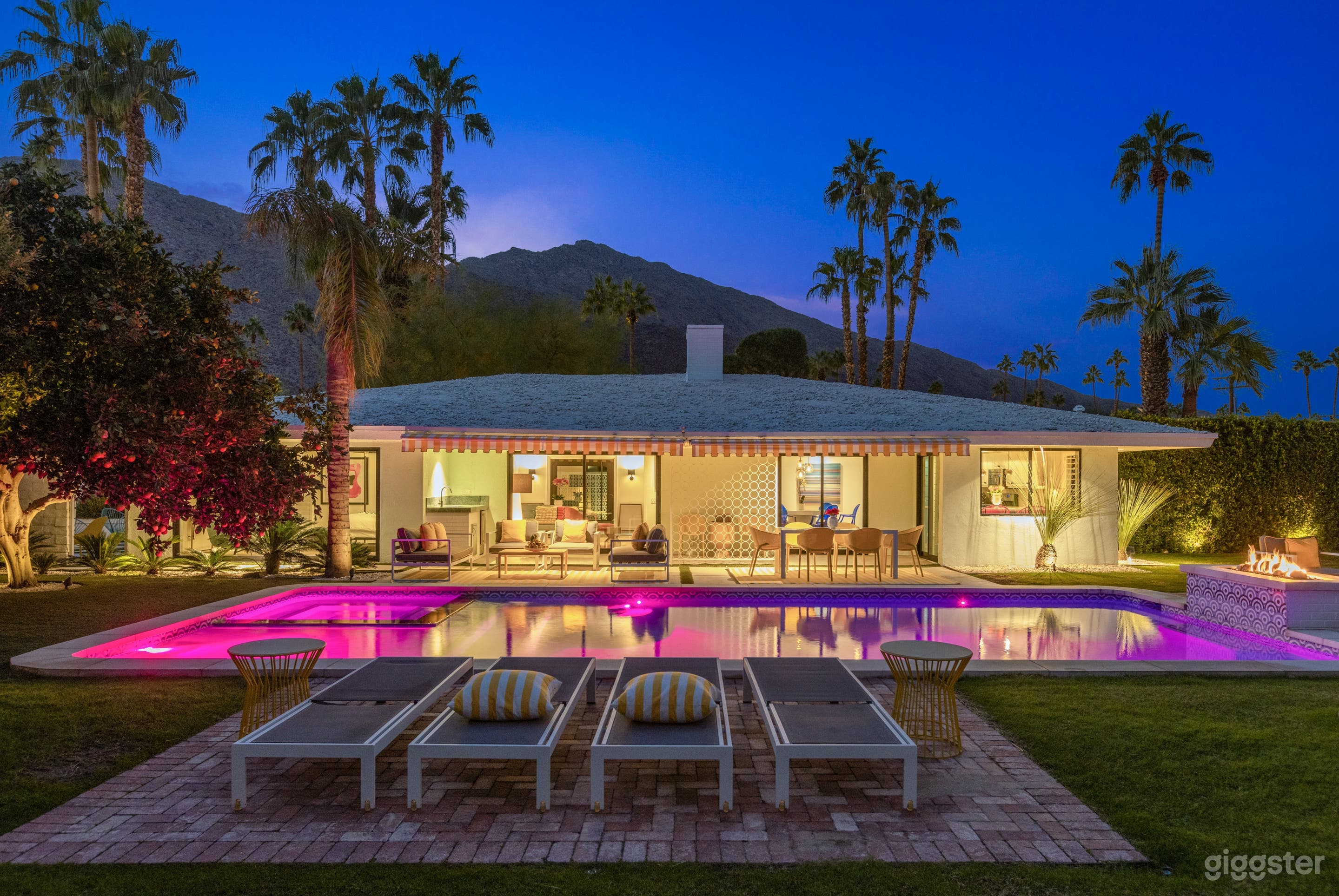 Candy colored 🍭oasis 🌴in the Palm Springs desert🌵 Photo 2