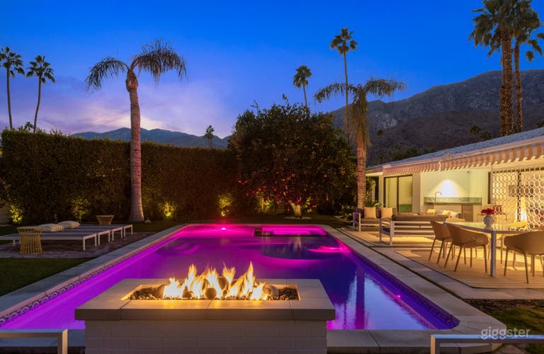  Candy colored 🍭oasis 🌴in the Palm Springs desert🌵 