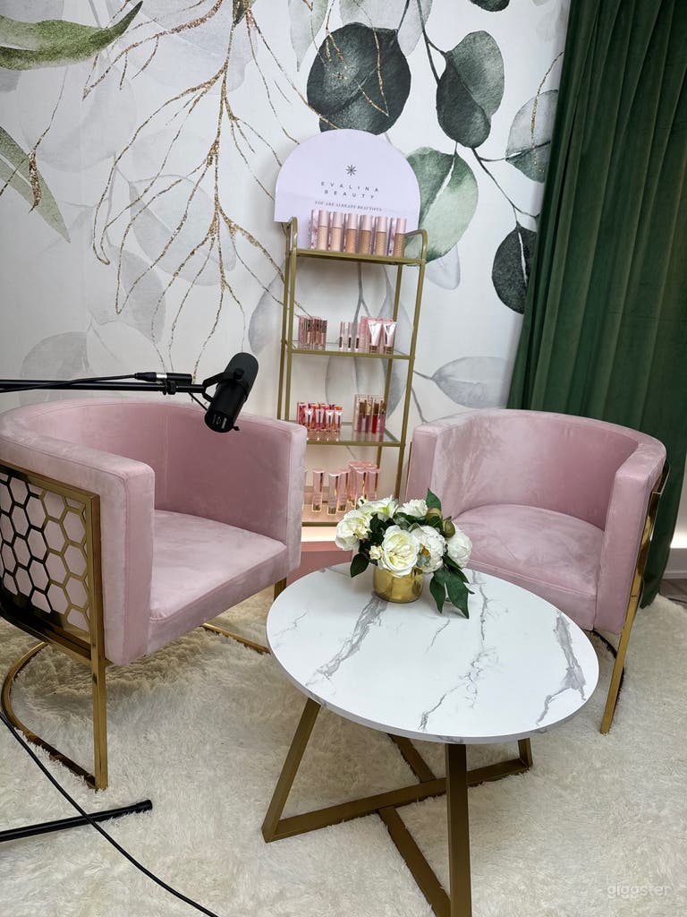  Beautiful Podcast Studio available for rent 