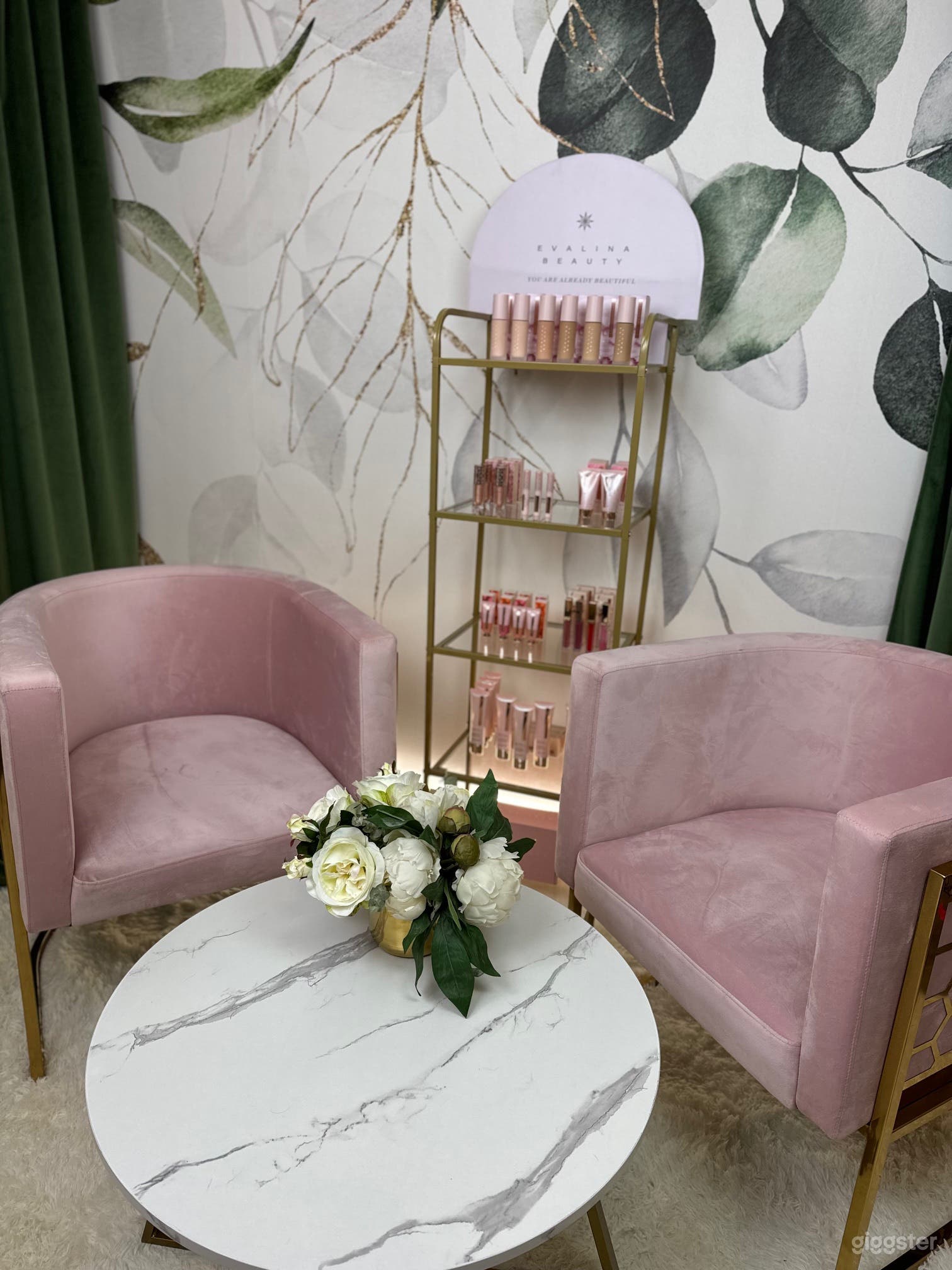 Beautiful Podcast Studio available for rent Photo 3