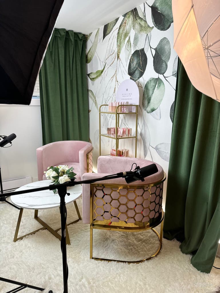  Beautiful Podcast Studio available for rent 