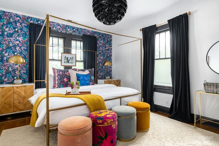  Lush Lodge | Cozy, Colorful Cottage w/Character 