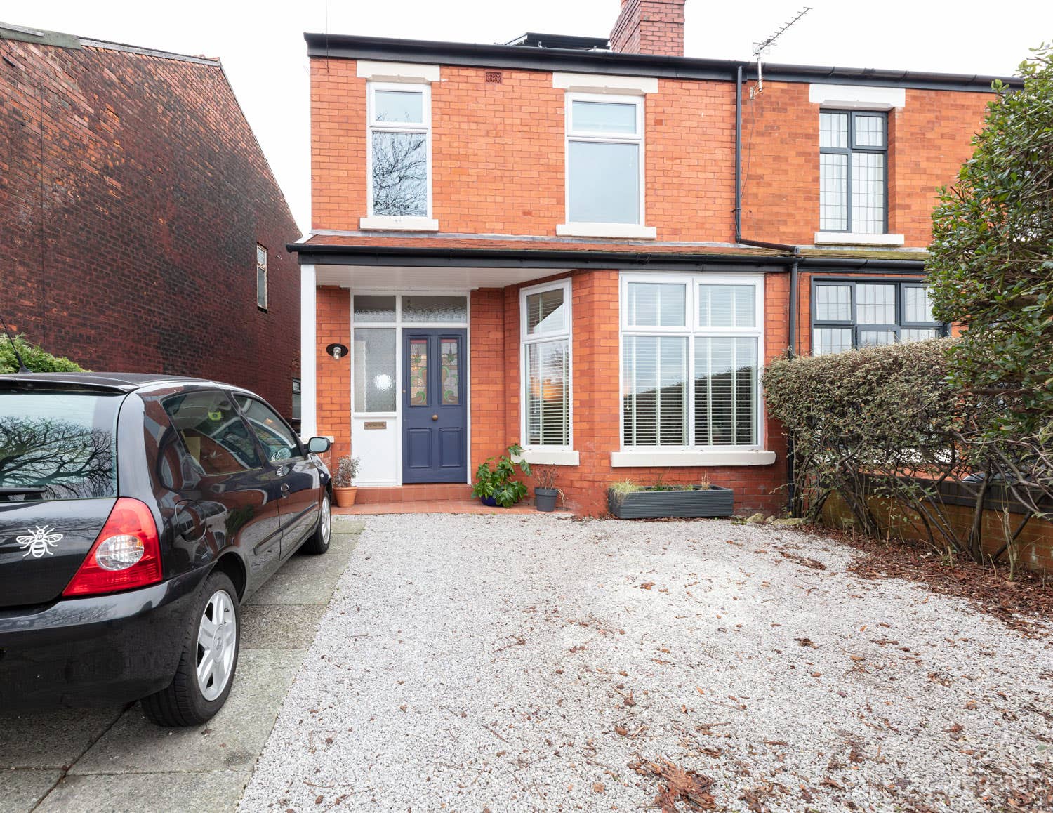 Large Semi Detached Family Home  Photo 3
