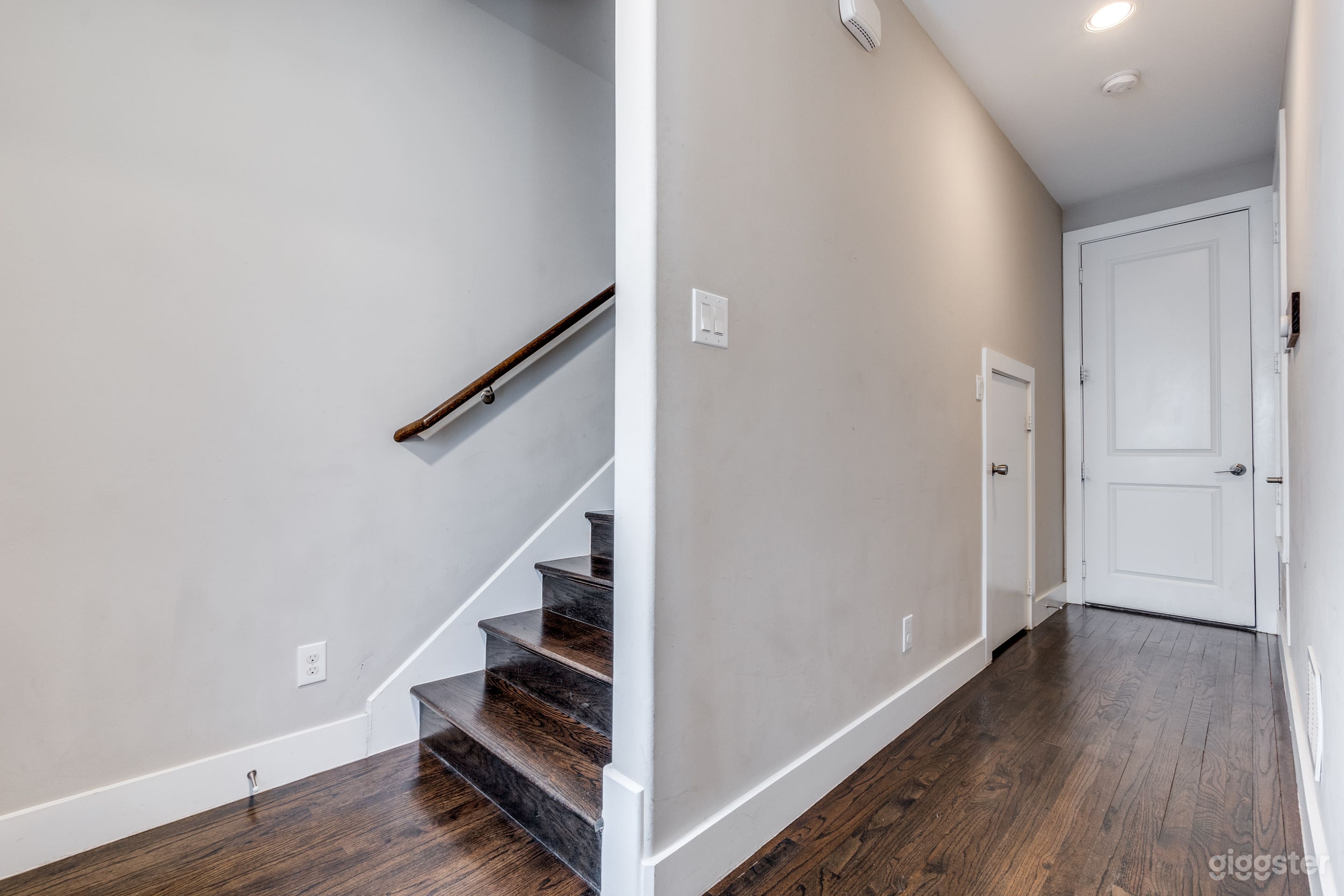 Skyline view of Downtown Dallas 3 story home! Photo 2