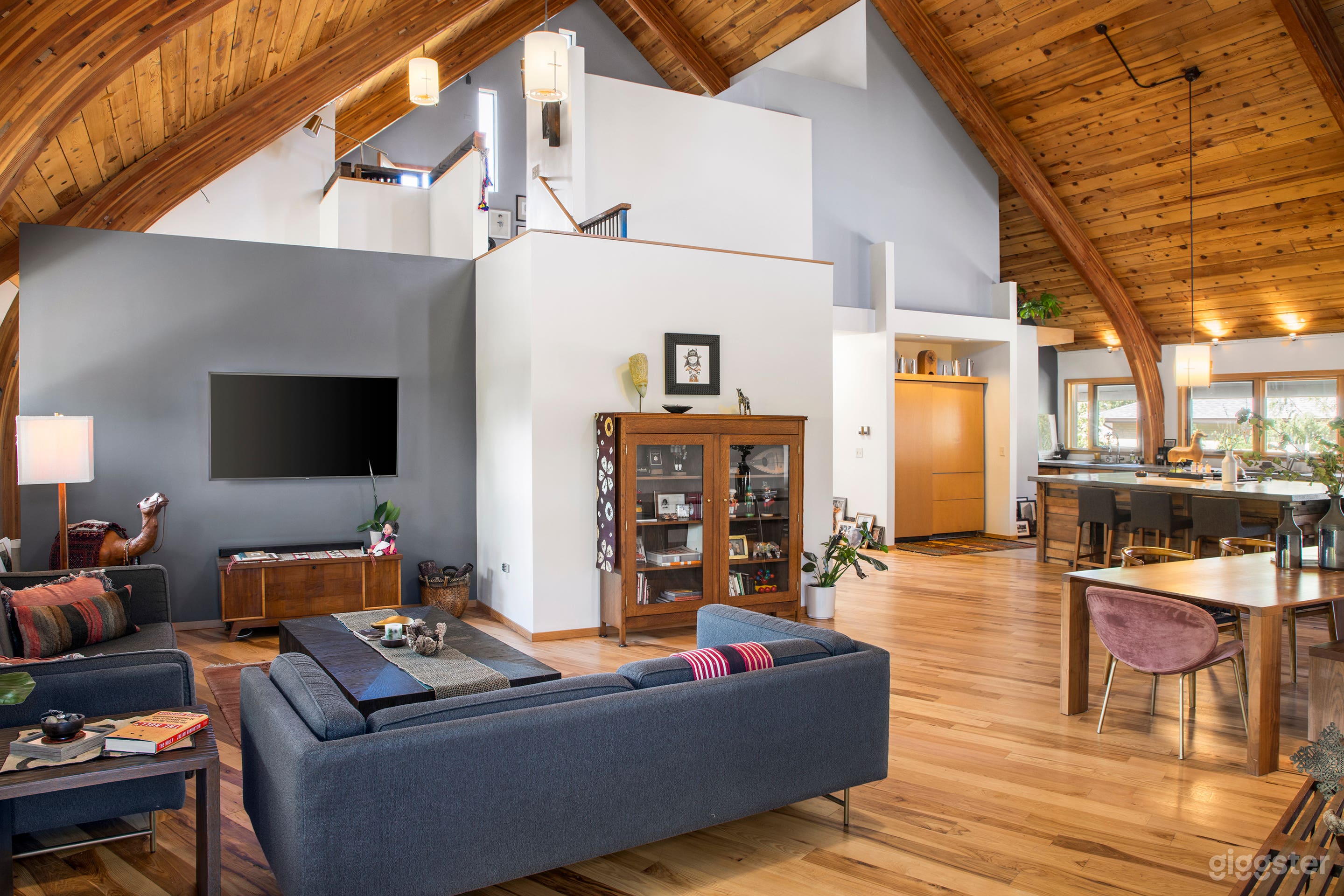 Modern House in Denver Photo 4