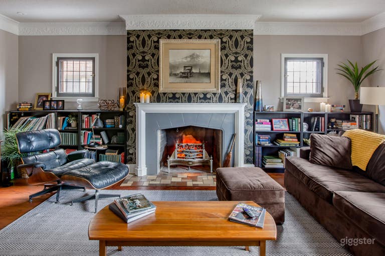 A large family room with working fireplace and library 