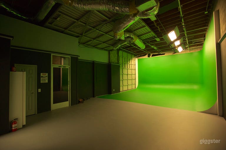  Beautiful Two Wall Cyc Studio  