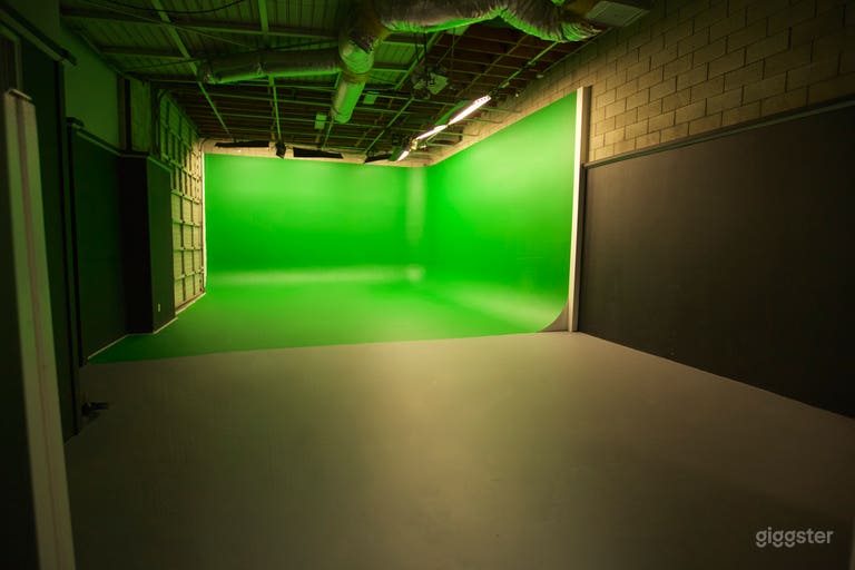  Beautiful Two Wall Cyc Studio  