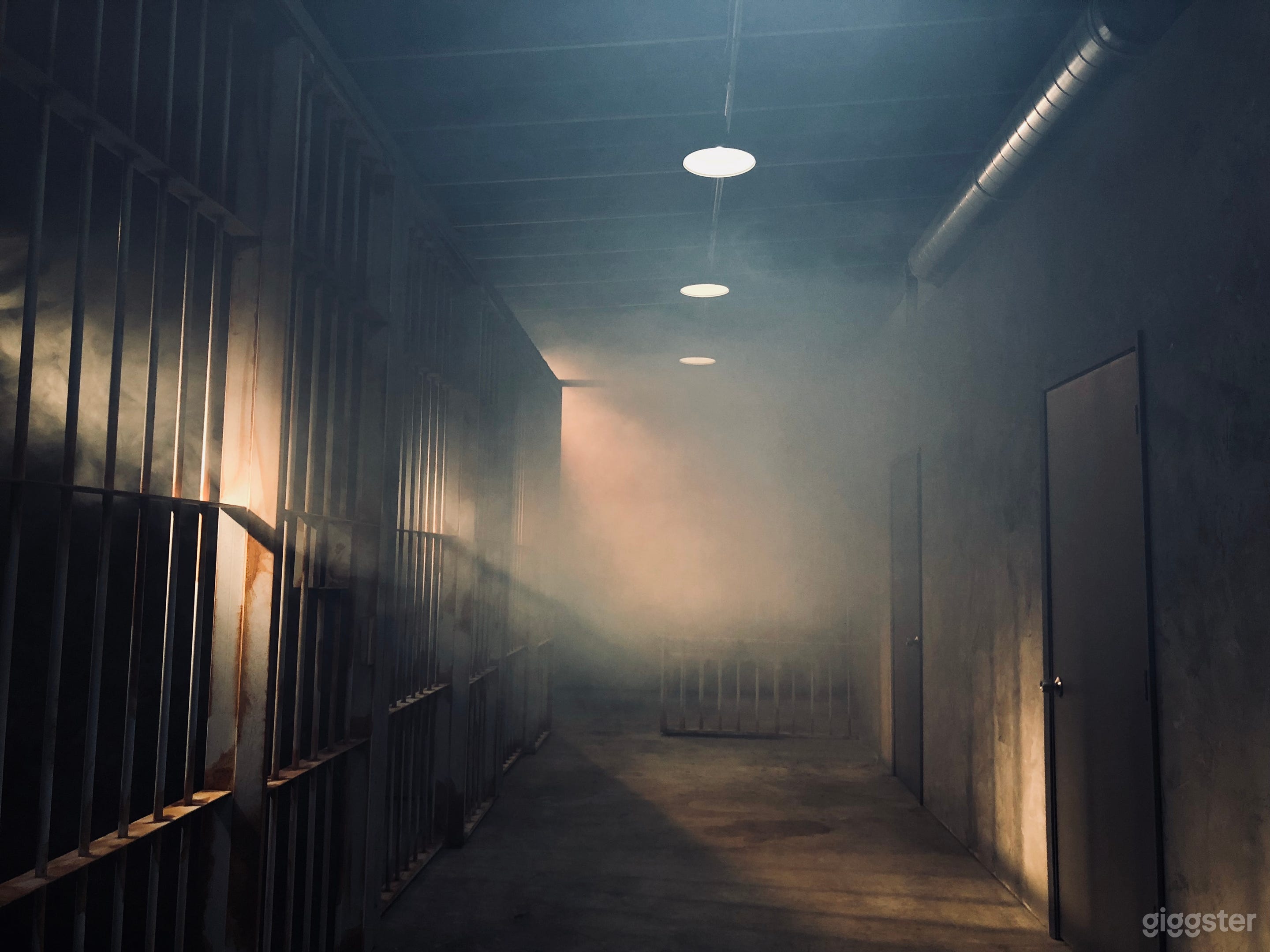 Jail Standing Set Prison Cell Hallway for Filming Photo 4