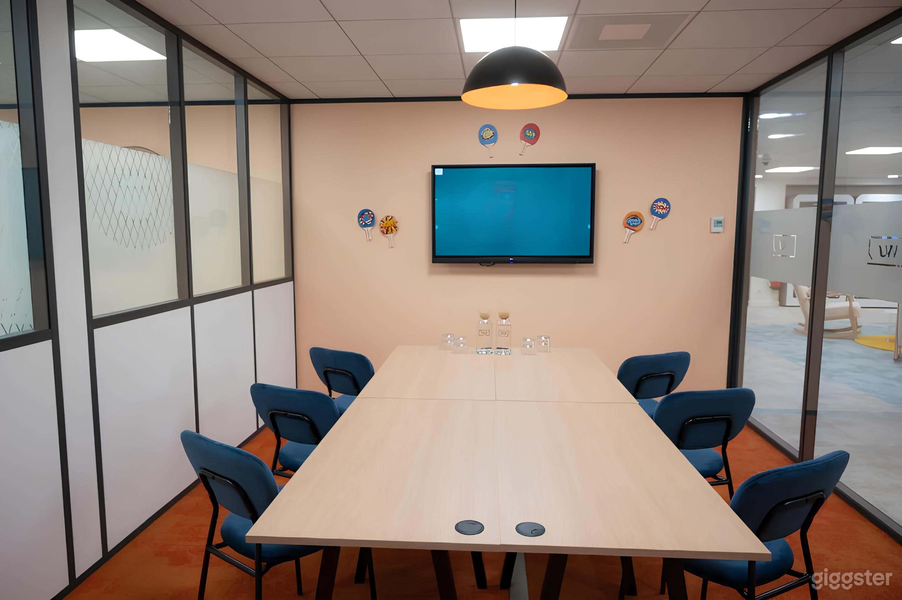 Photo de Salle de réunion équipée pour 8 personnes 4
