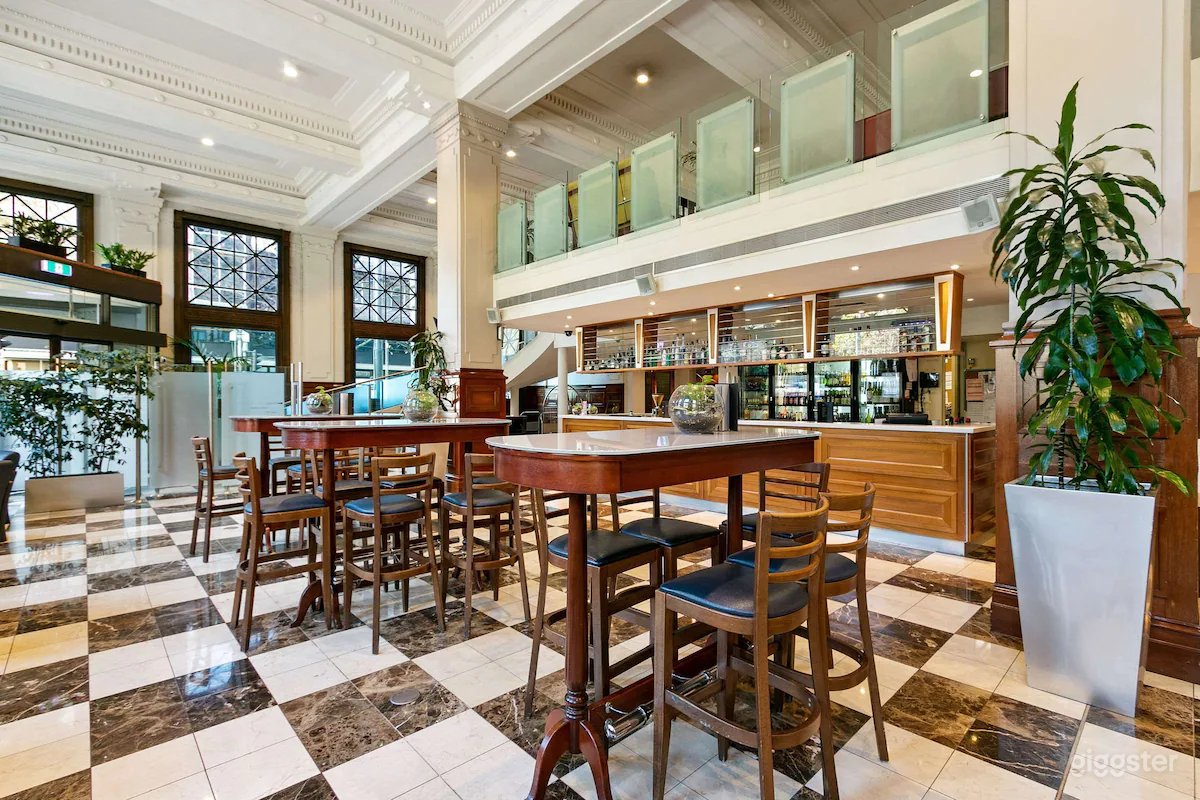 The Oak Room Lounge Photo 2