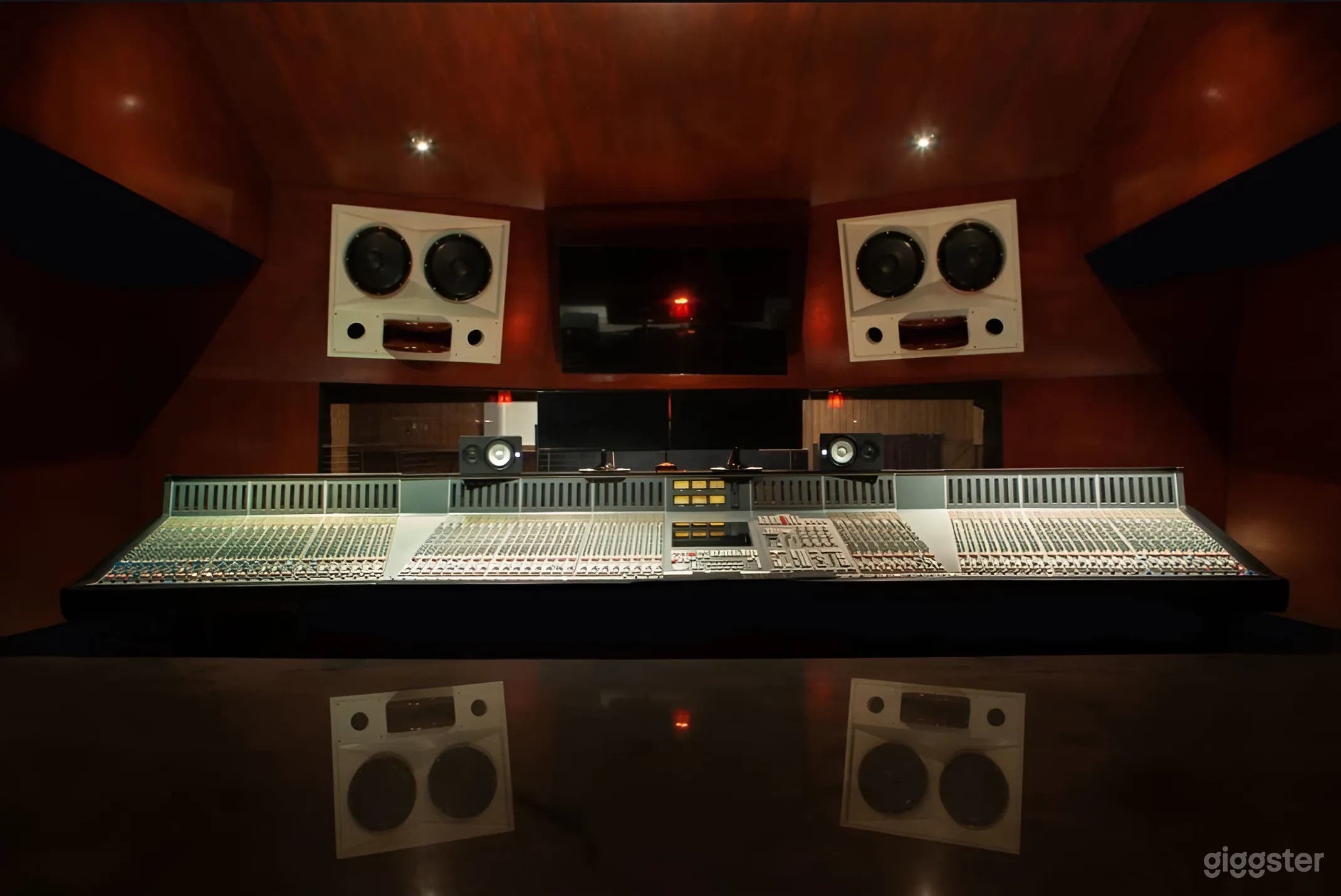 Recording Studio in Los Angeles - STUDIO A Photo 3