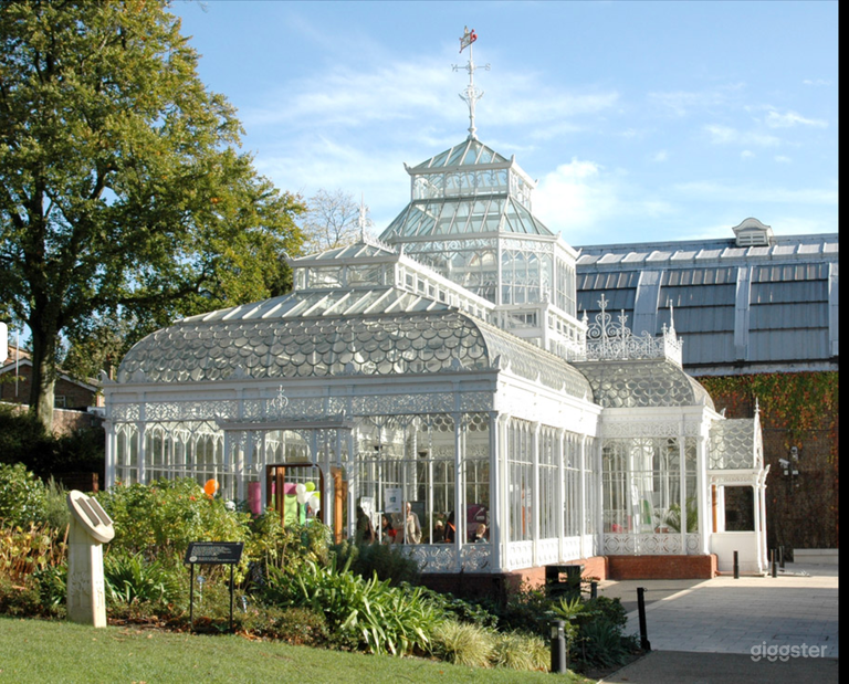  Elegant Victorian Conservatory in London 