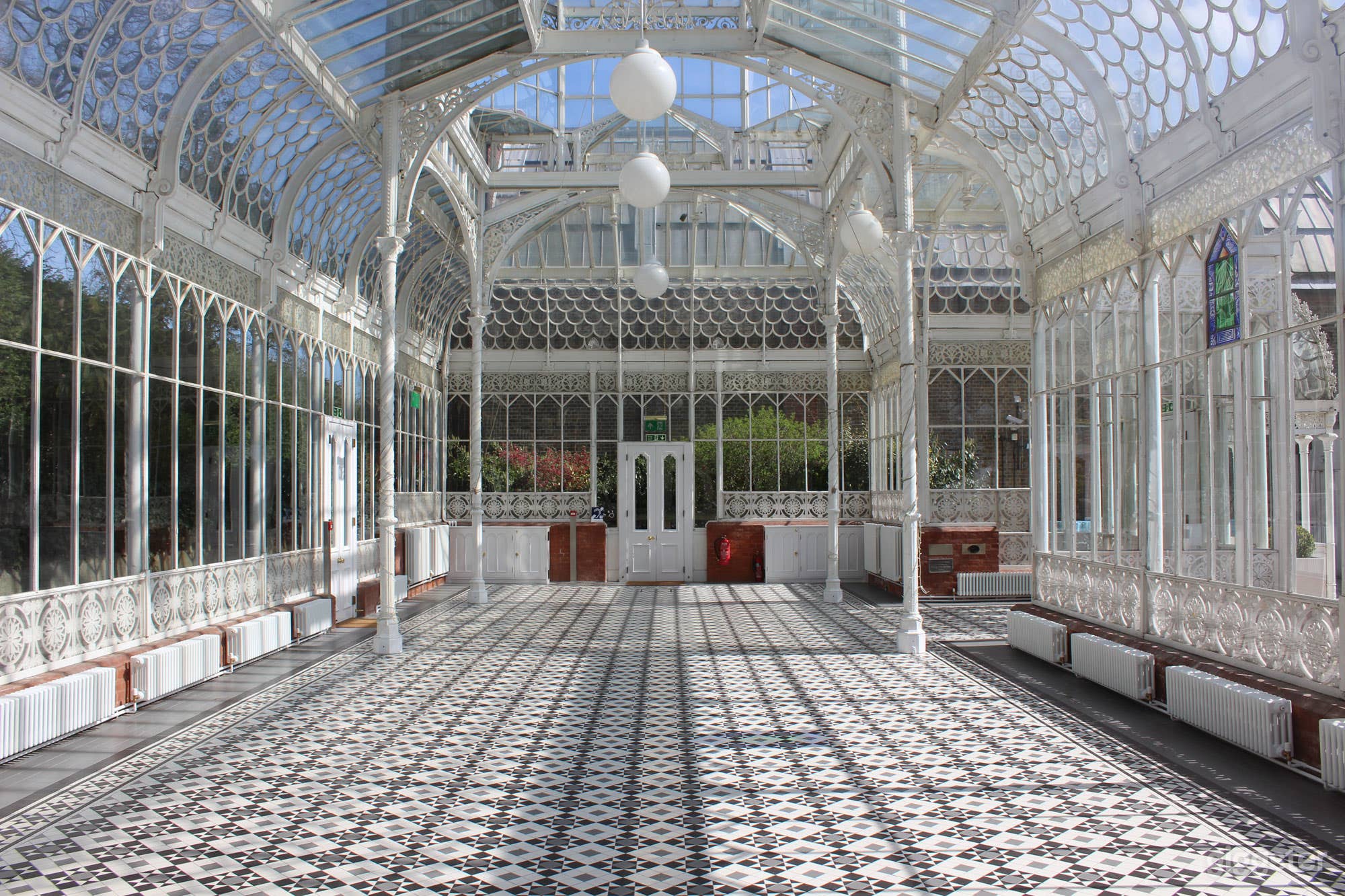 Elegant Victorian Conservatory in London Photo 1