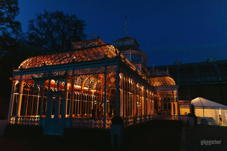  Elegant Victorian Conservatory in London 