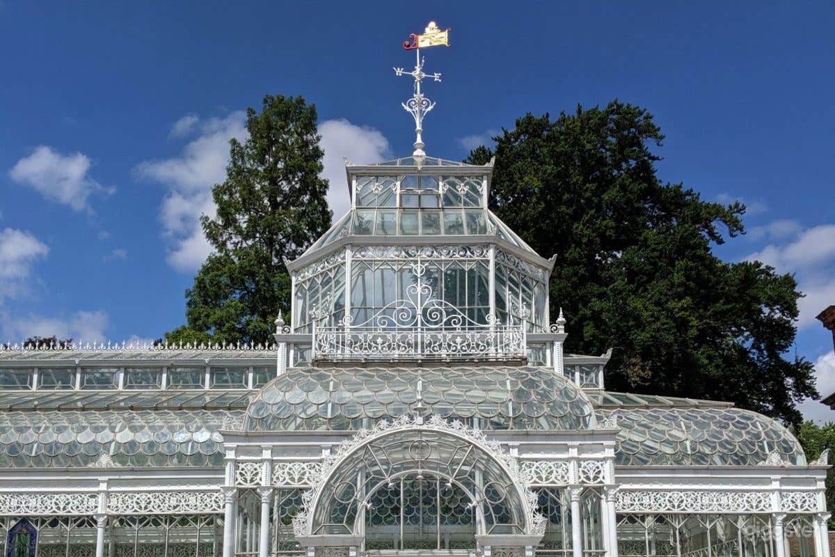 Elegant Victorian Conservatory in London Photo 3