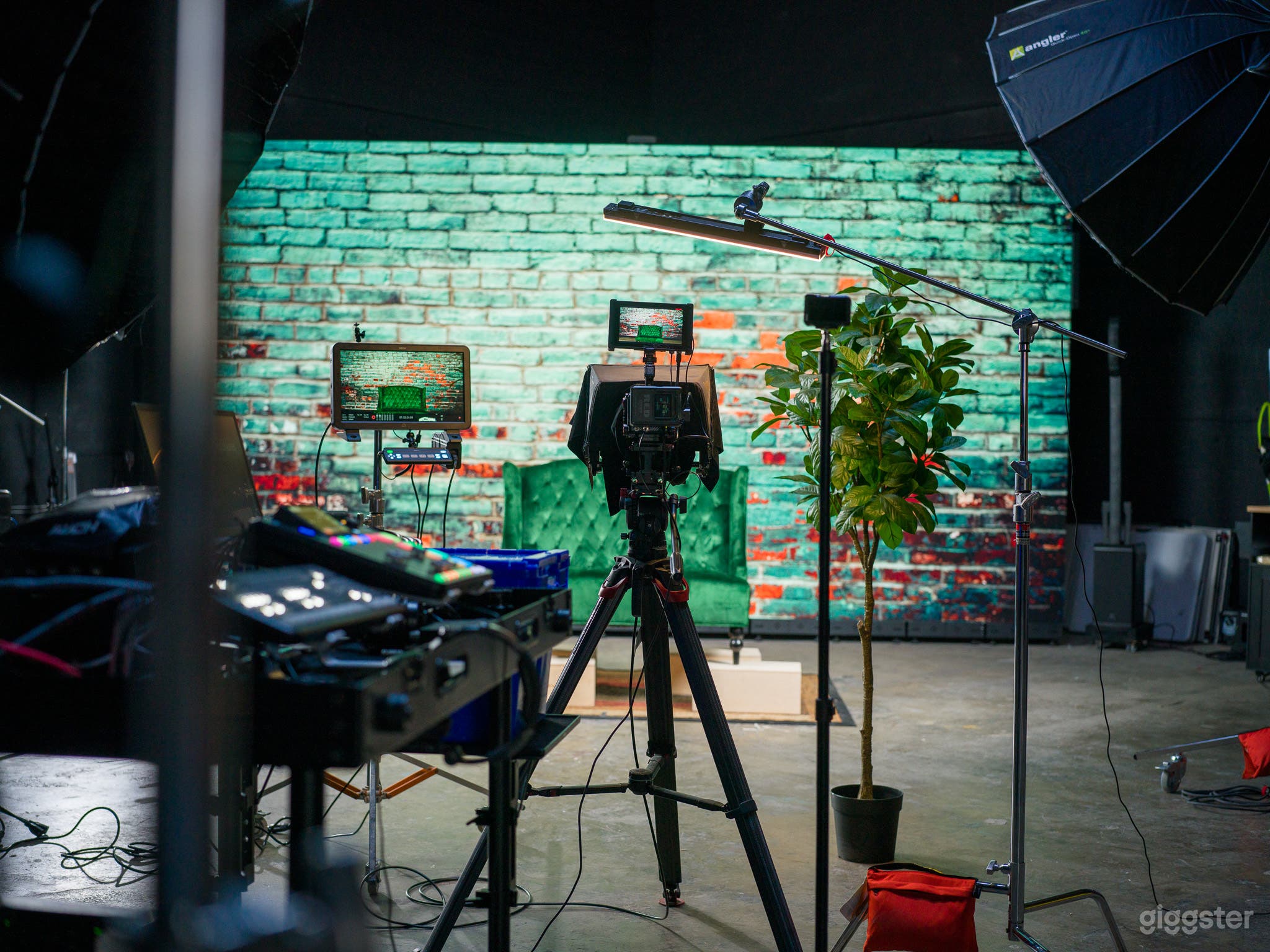 Turnkey Studio | Film, Podcast, Photography Ready Photo 2