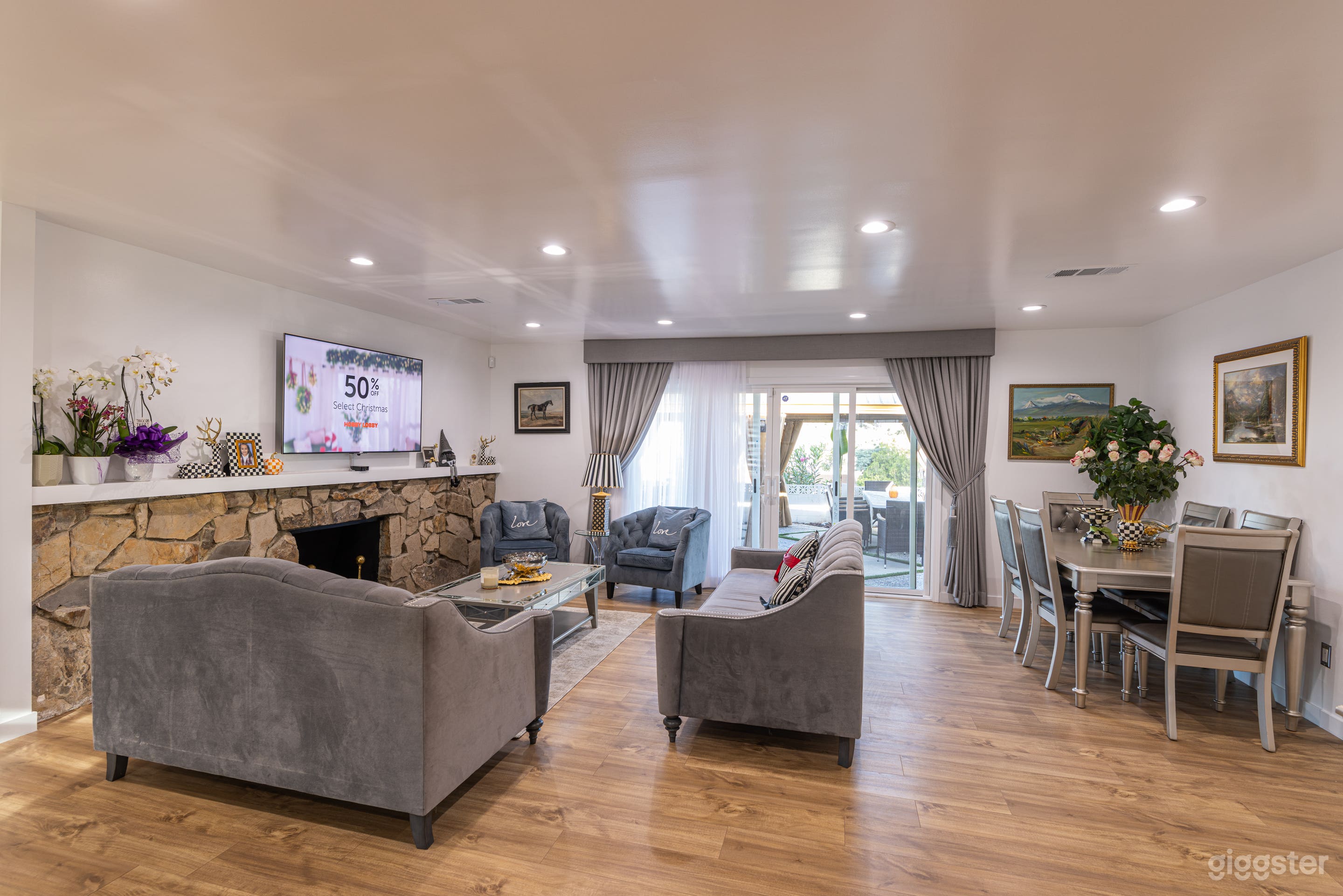 Huge house for shoot  with panoramic city views Photo 2