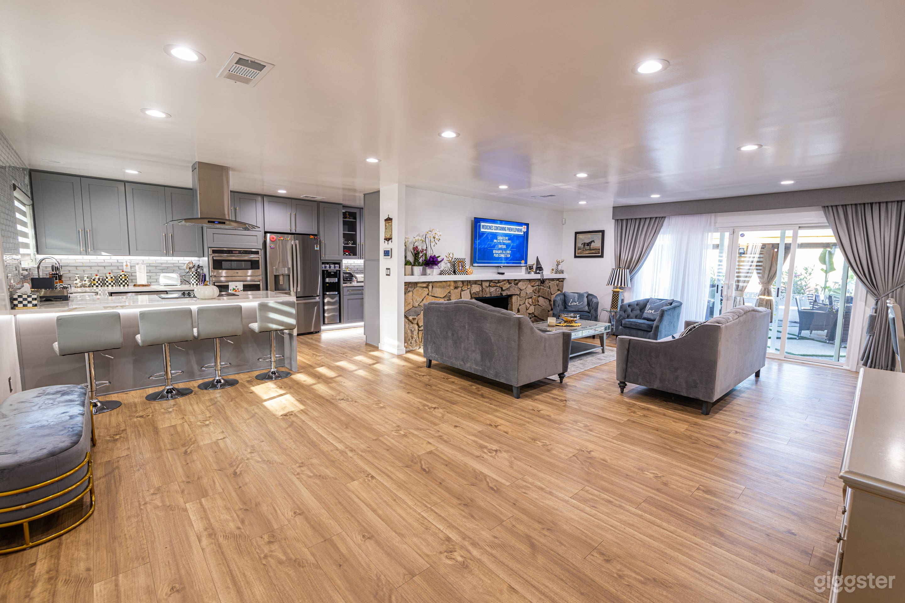 Huge house for shoot  with panoramic city views Photo 1