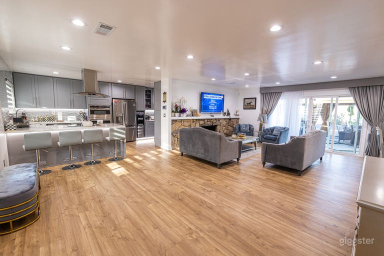  Huge house for shoot  with panoramic city views 