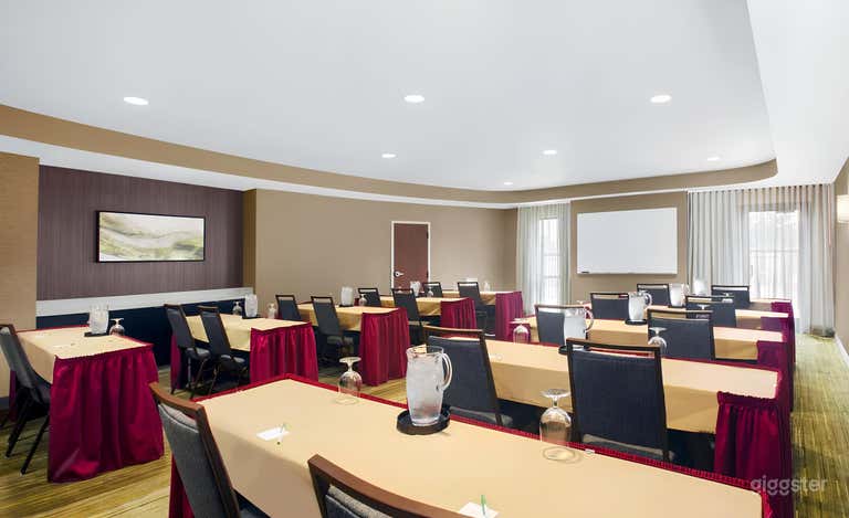  Bright & Flexible Meeting Space Near Jacksonville 