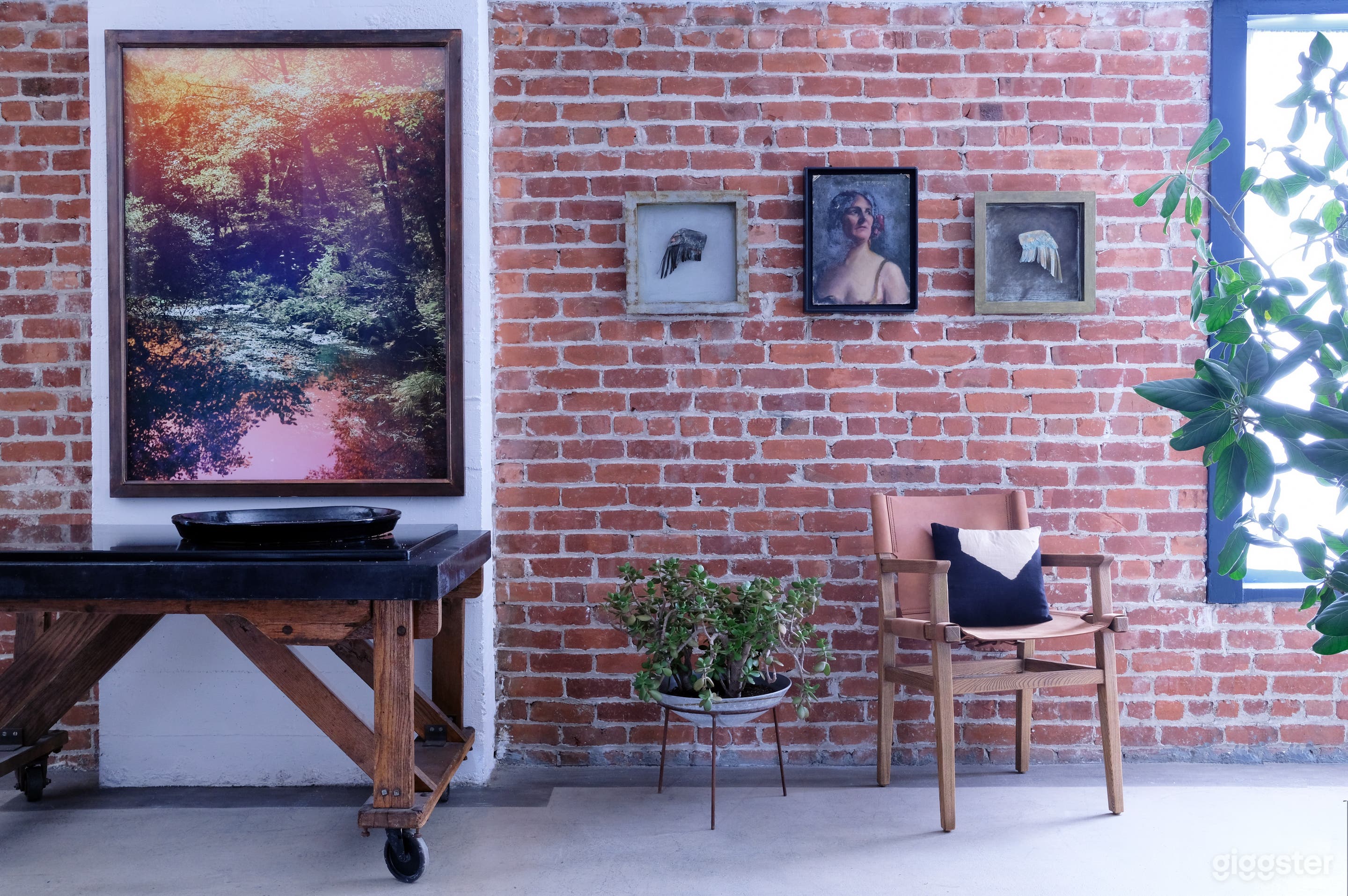 Gorgeous Loft- Unique, Versatile, Spacious    Photo 2