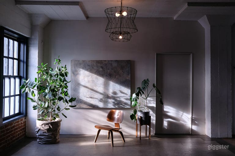  Gorgeous Loft- Unique, Versatile, Spacious    