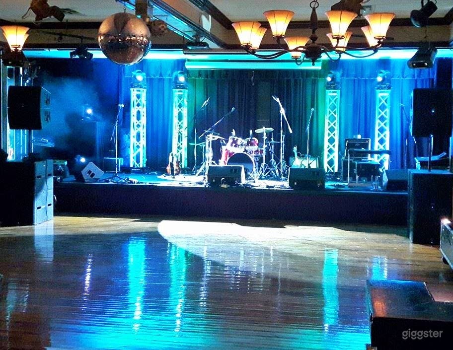 Expansive Event Venue with Large Dance Floor Photo 3