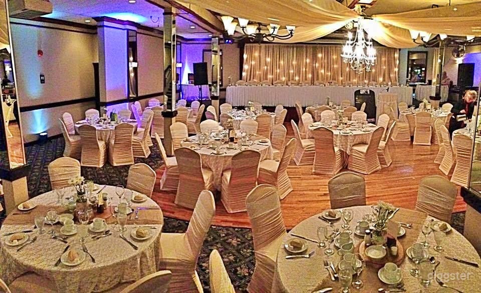 Expansive Event Venue with Large Dance Floor Photo 2