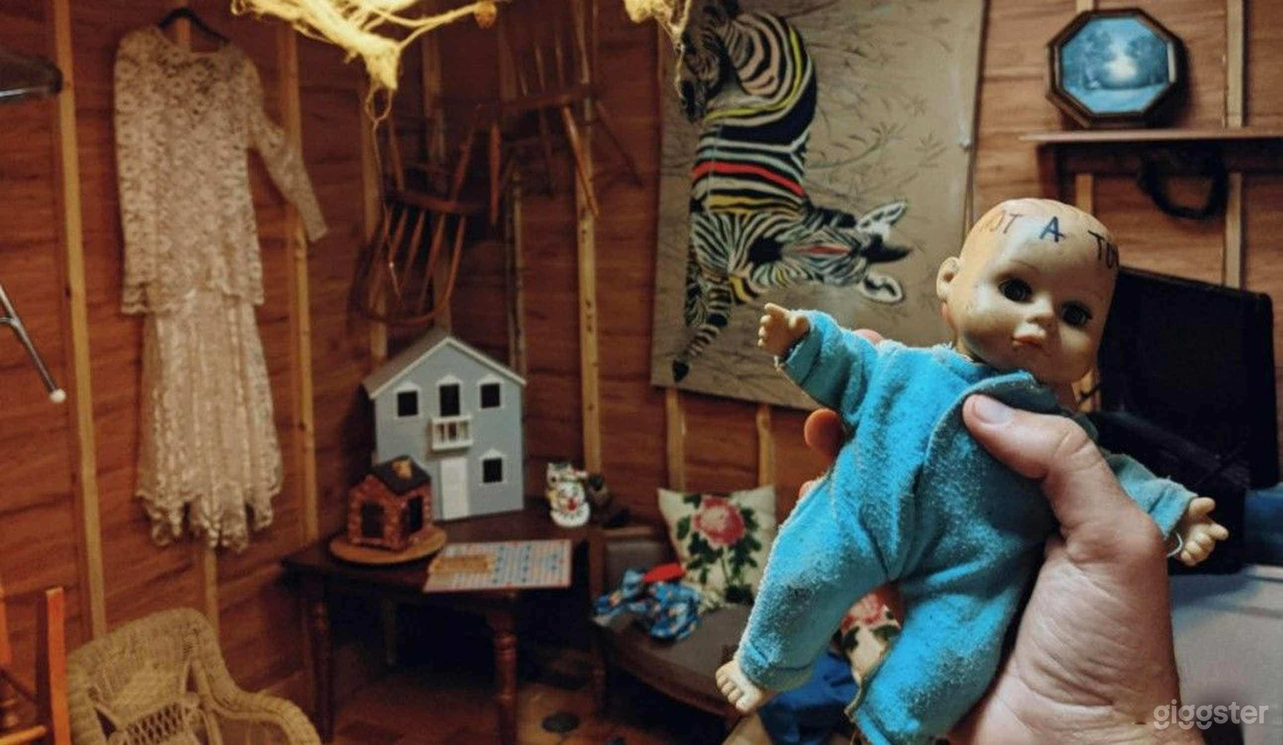 Mysterious Escape Room Experience in Ventura - The Attic Photo 3