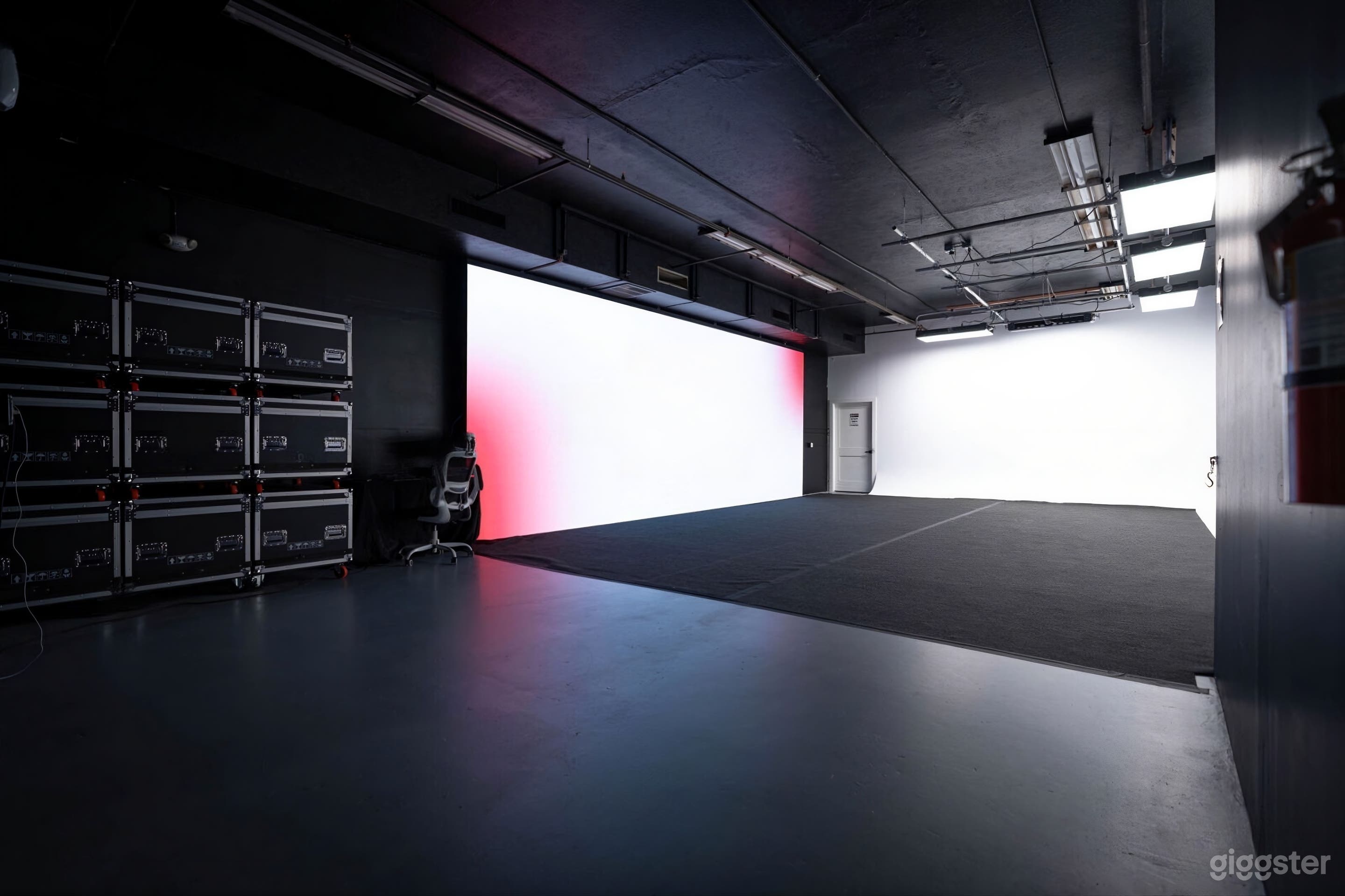 30’ LED Video Wall Studio | Film, Music Videos & Commercials Photo 1