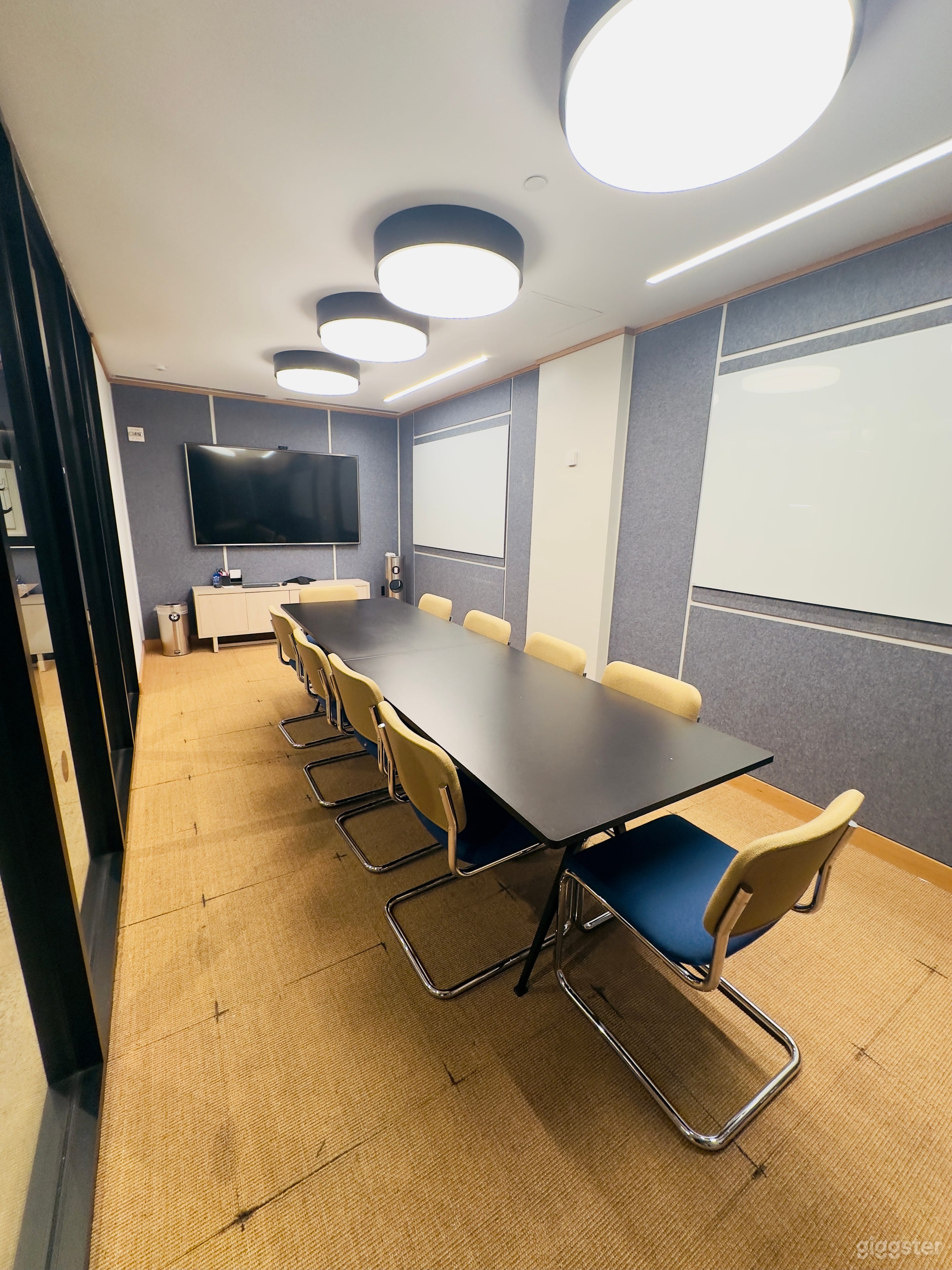 Conference room 11A Photo 2