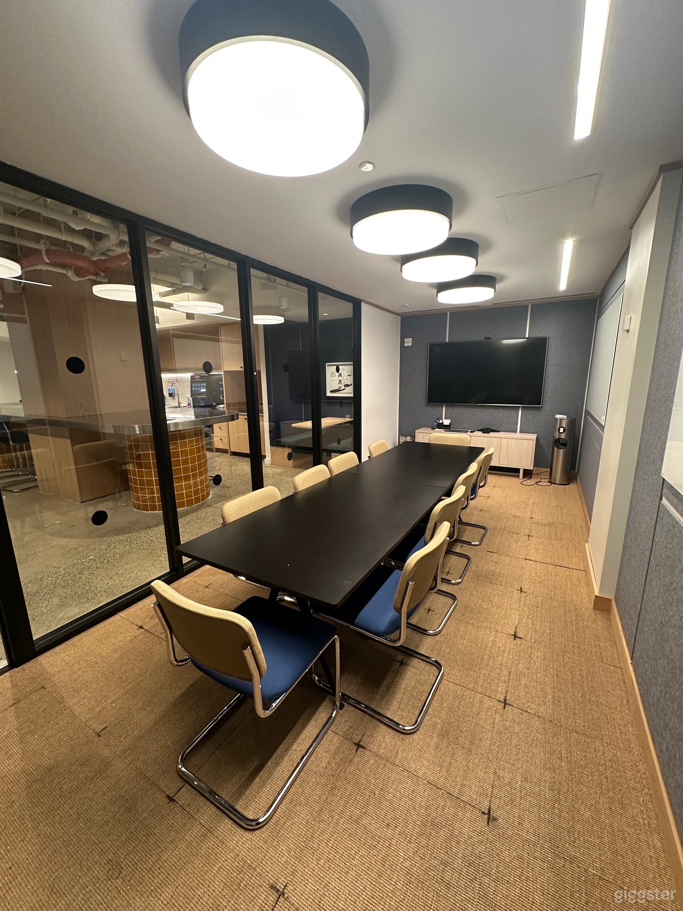 Conference room 11A Photo 1