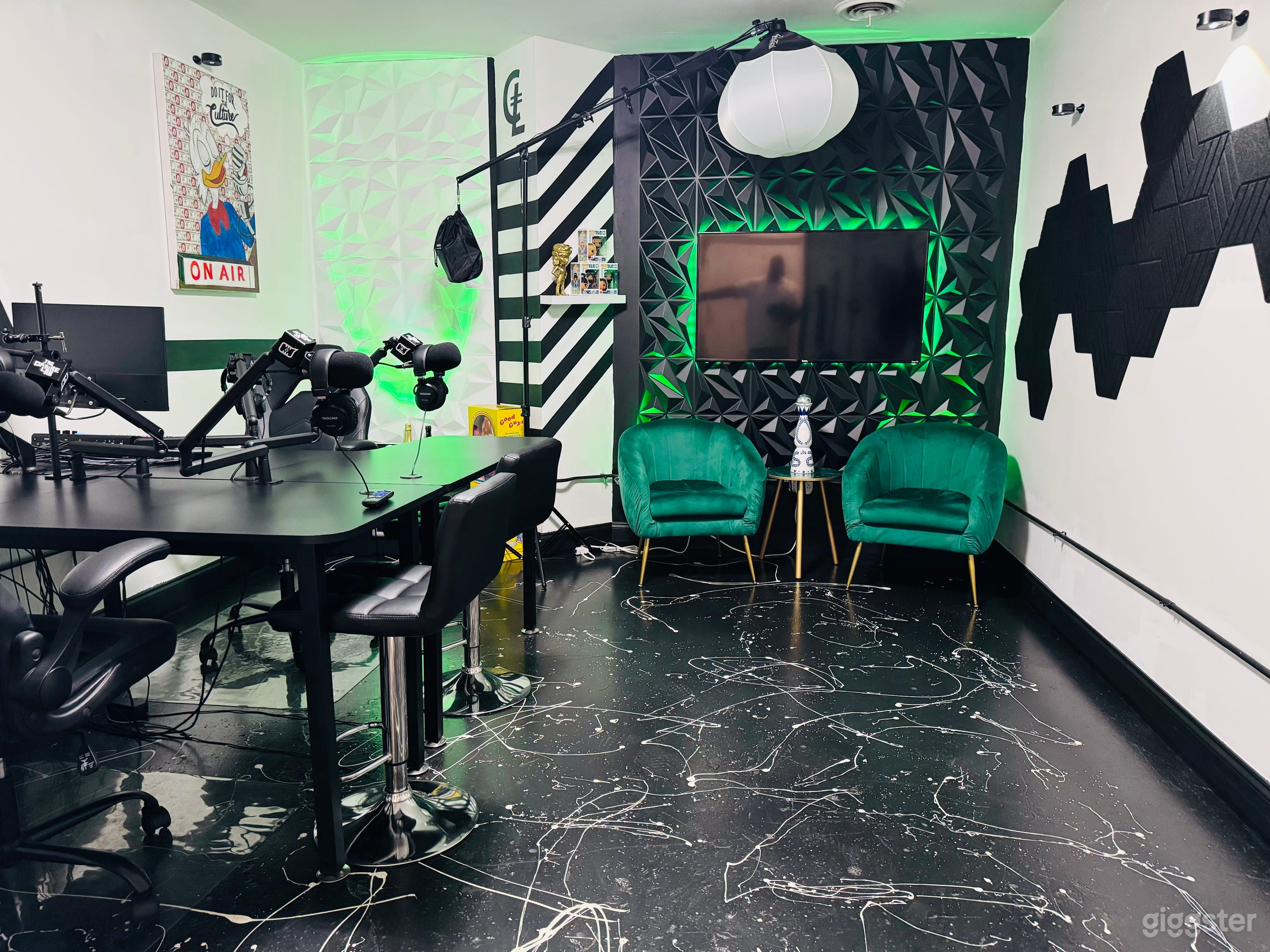 Atlanta Podcast Studio Photo 1