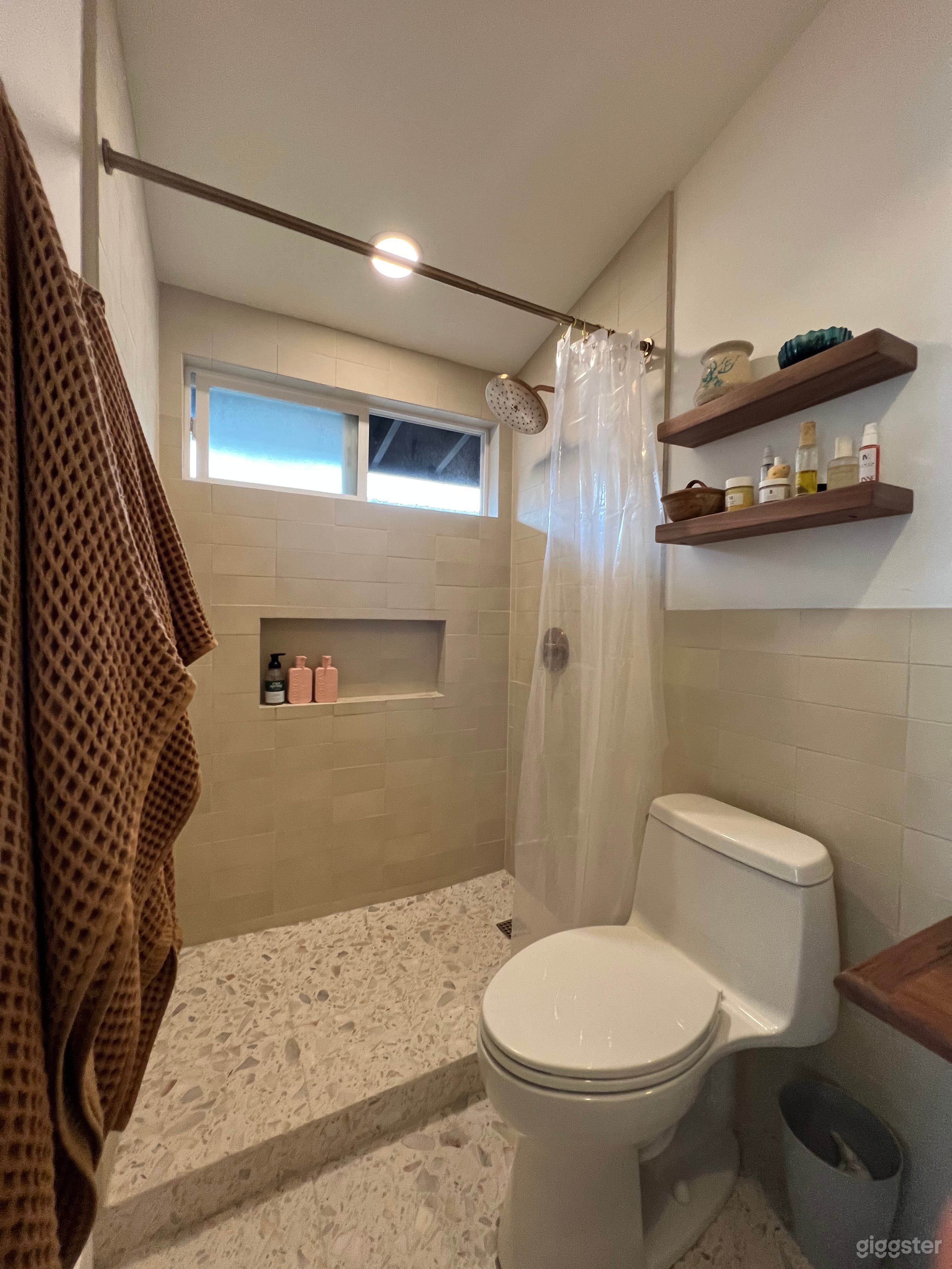 Spacious Bright Costa Mesa Home Photo 2