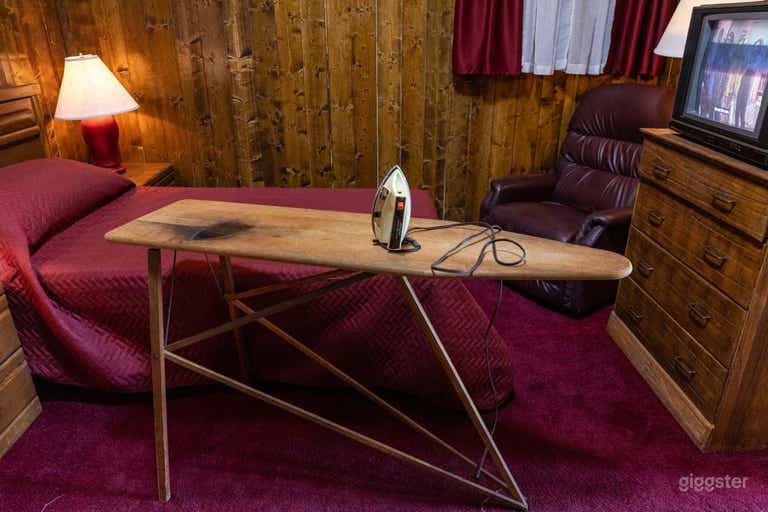  Vintage Motel Studio with Retro Americana Vibes 