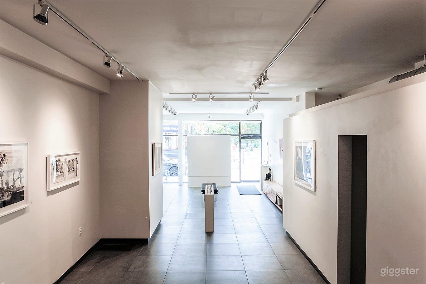 Contemporary Gallery  Photo 2