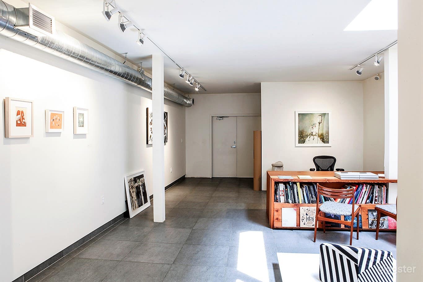 Contemporary Gallery  Photo 3