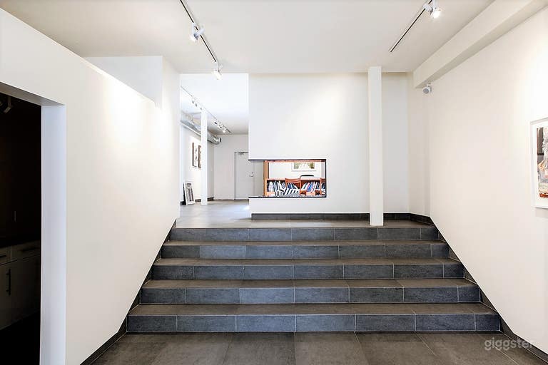  Contemporary Gallery  