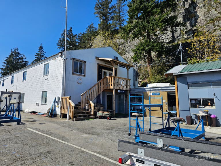  Main office and shops 