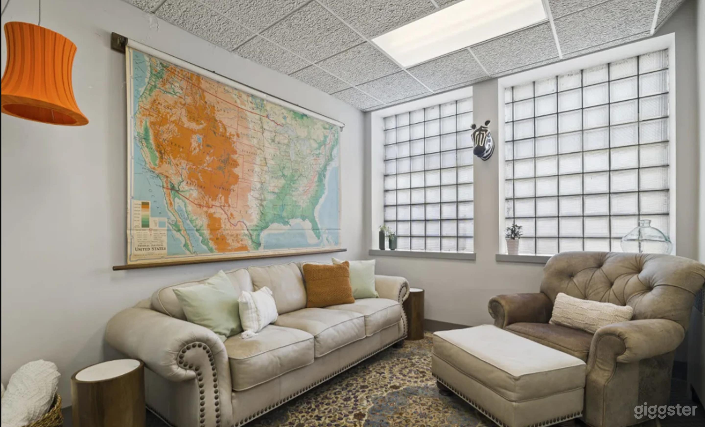 Stylish Urban Co-Working Space Photo 2